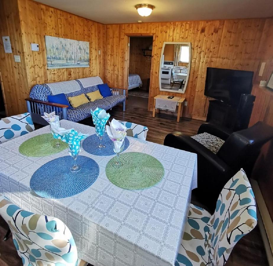 Knotty Pine Cottages, Suites & Motel Rooms Ingonish Kültér fotó
