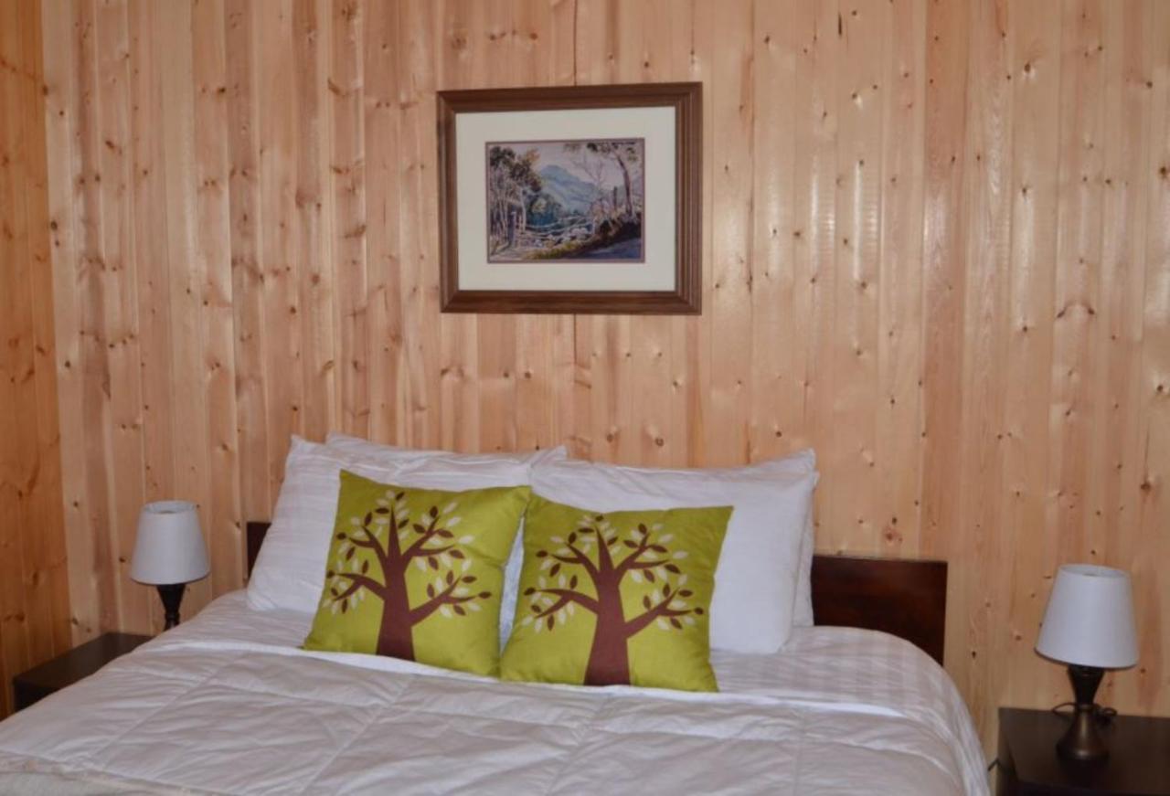 Knotty Pine Cottages, Suites & Motel Rooms Ingonish Kültér fotó